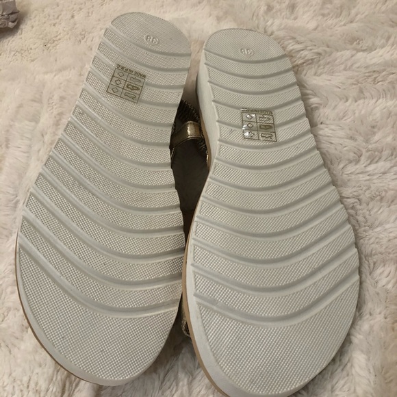 BNWT crystal embellished sandals - Picture 5 of 10